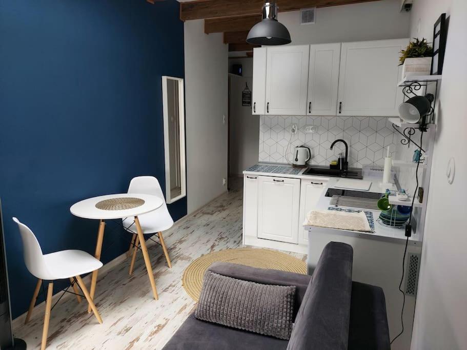 Apartment Sloneczna Klimatyzowana Kawalerka W Sercu Miasta - Piotrkowska 37 *